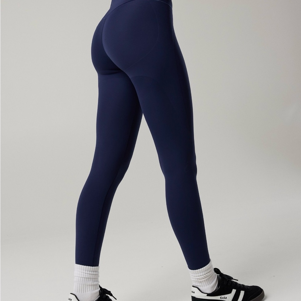 High-Waist Navy Leggings — Performance Women's Leggings